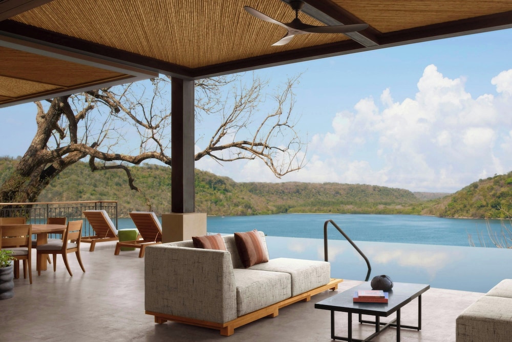 Room, 4 Bedrooms, Ocean View photo 1