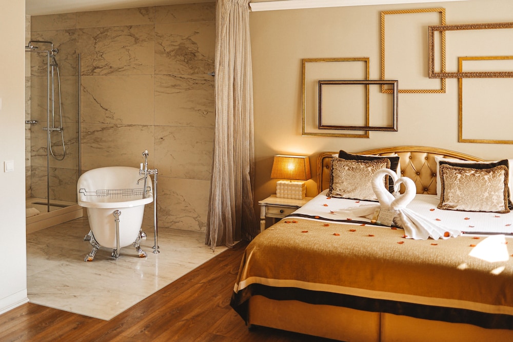 Superior Room - Photo 9