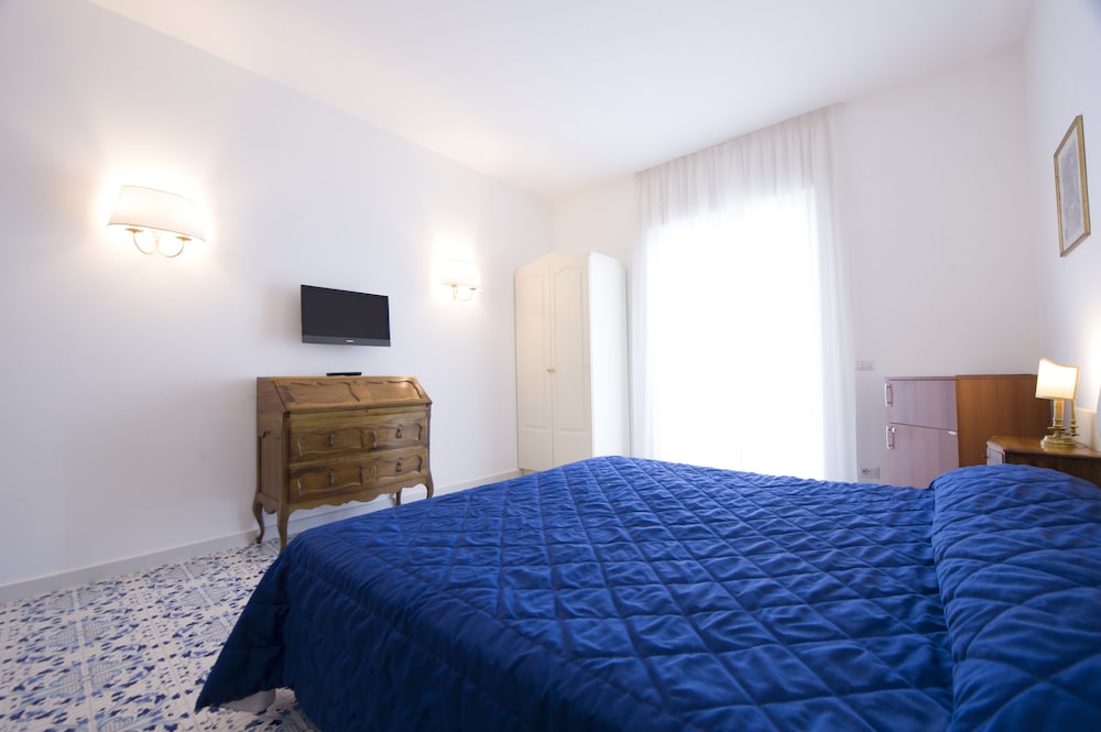 Superior Double or Twin Room, Balcony, Sea View - Photo 5