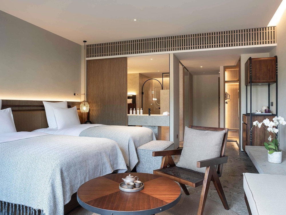Deluxe Terrace Twin Bed Room with Kaleidoscope View