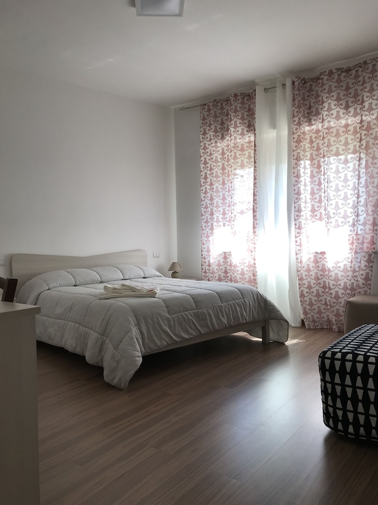 Classic Quadruple Room, Multiple Beds photo 3