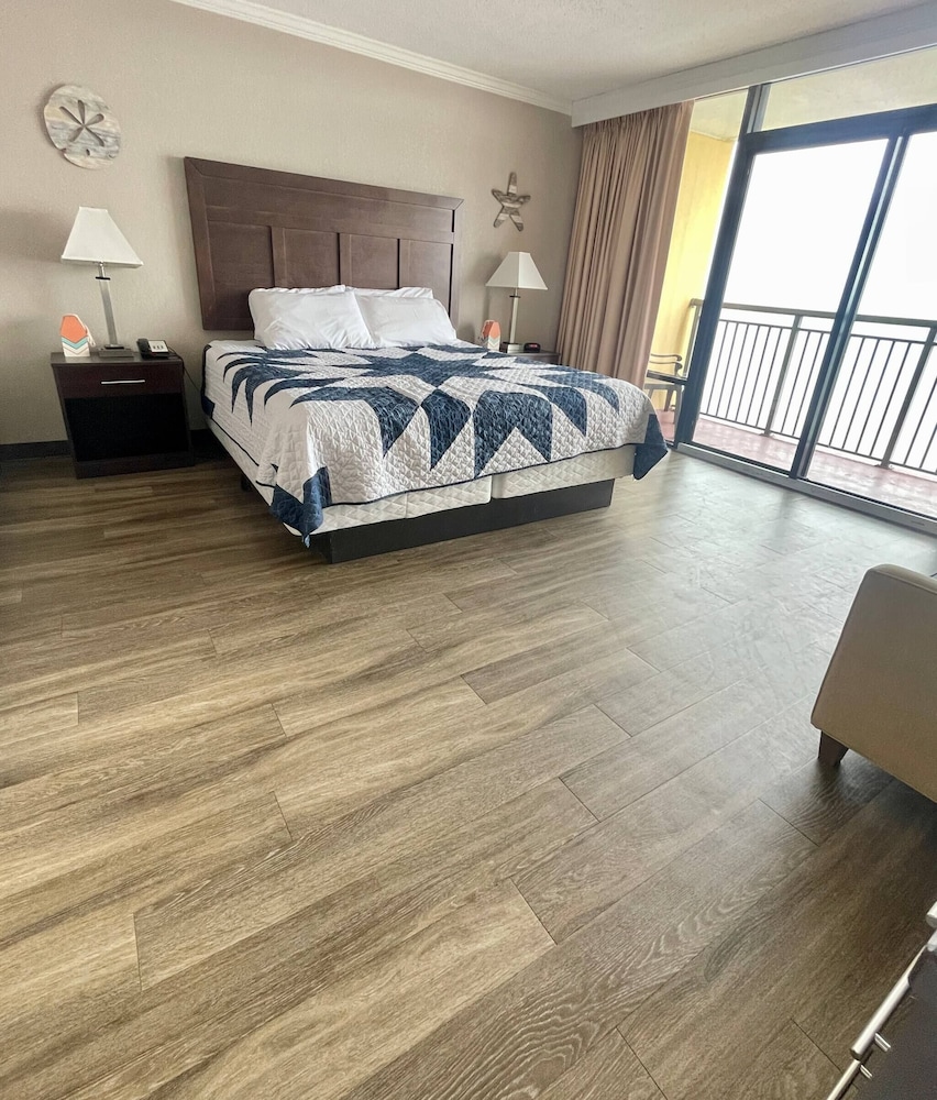 Stunning Oceanfront View! Heart Of The Golden Mile, Photo 26