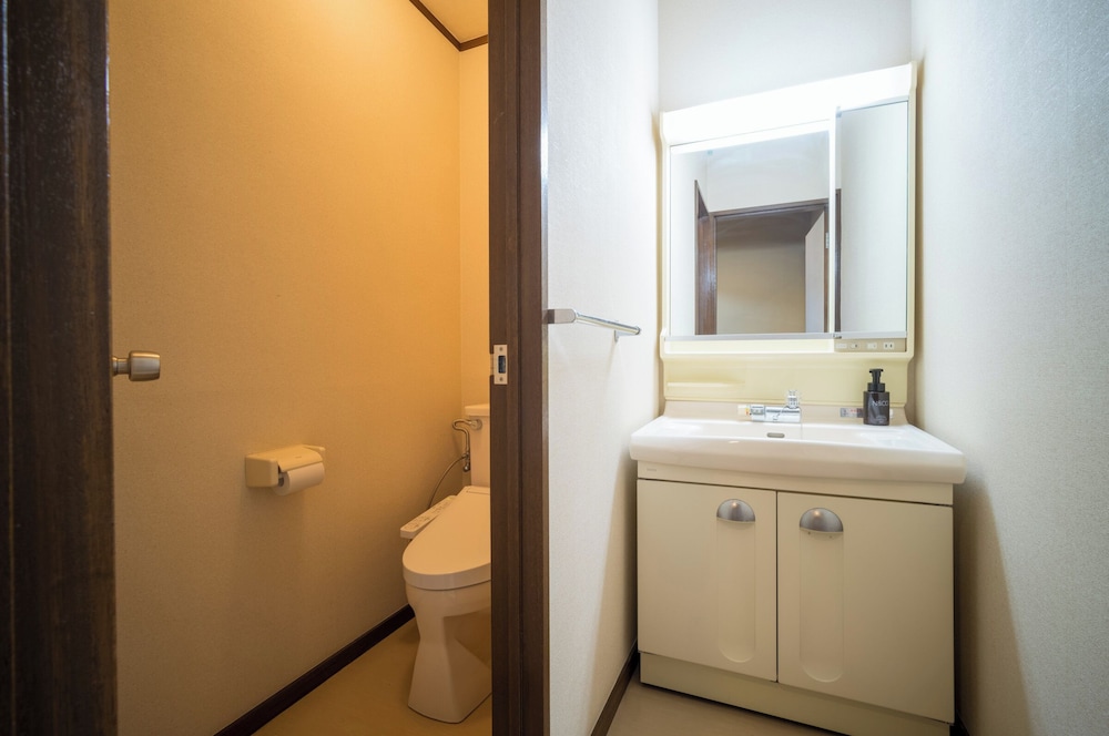 Japanese-Style Room for 6 Guests, Non-Smoking, with Toilet photo 2
