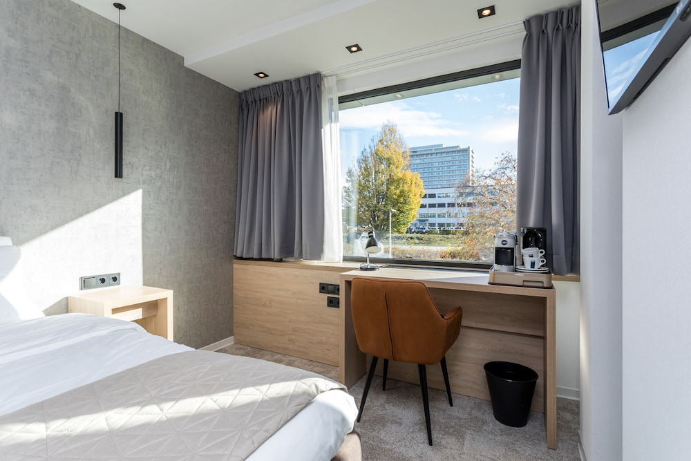 Comfort Suite photo 2