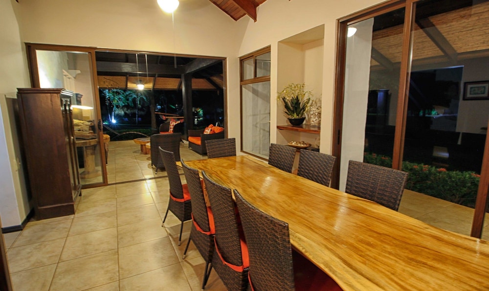 Family Villa, 3 Bedrooms, Pool View photo 2