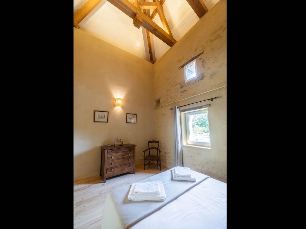Superior Triple Room, Pool View photo 1