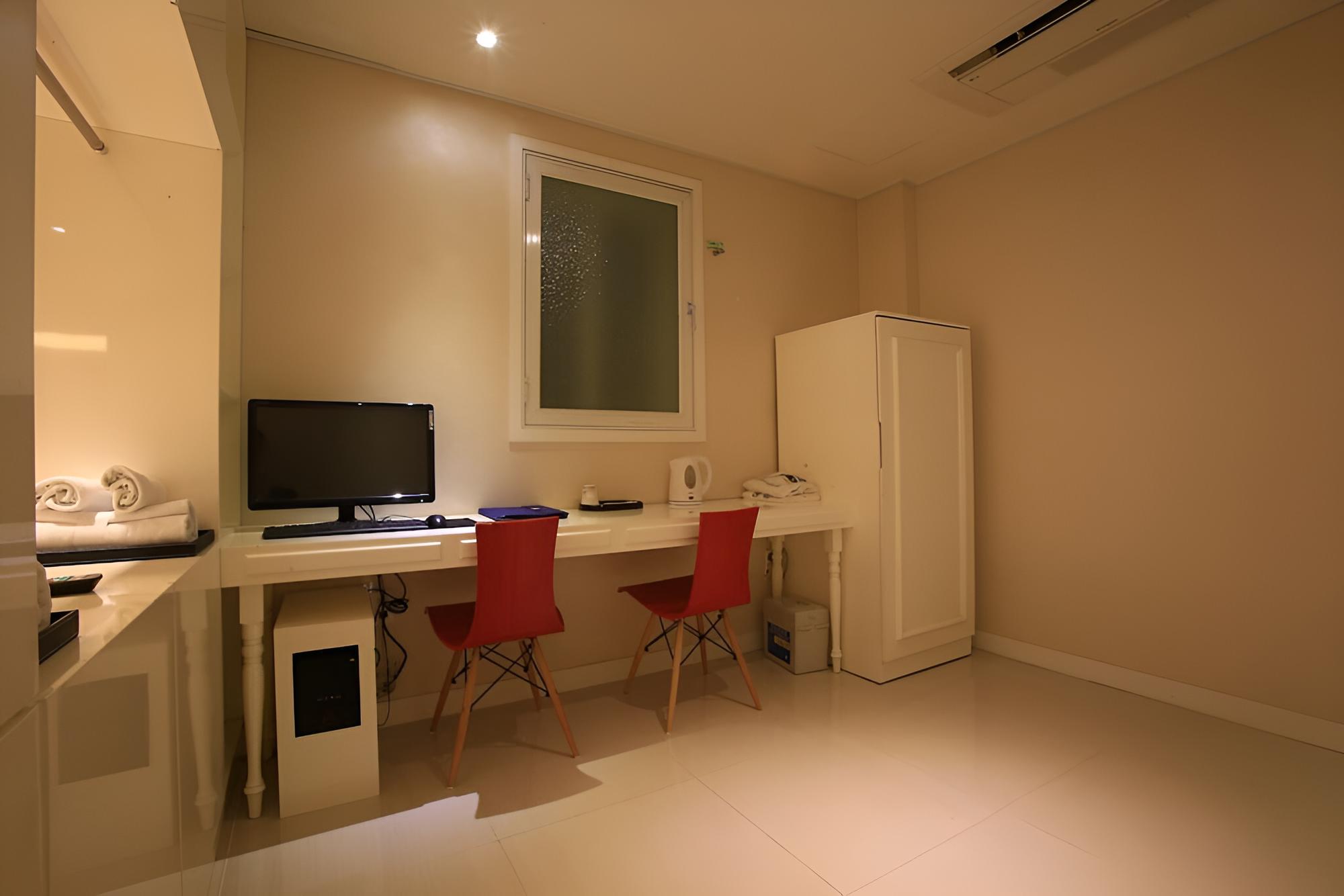 Room (Family room (4 persons)) - Photo 9