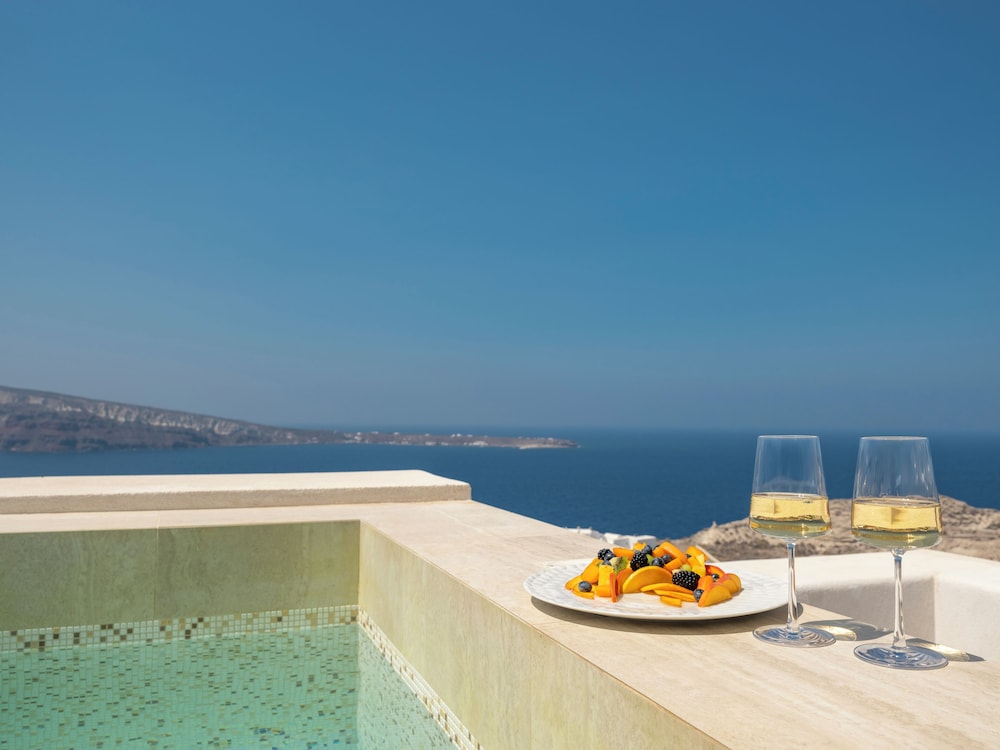 Sunset & Sea View Suite with Pool and Hot Tub