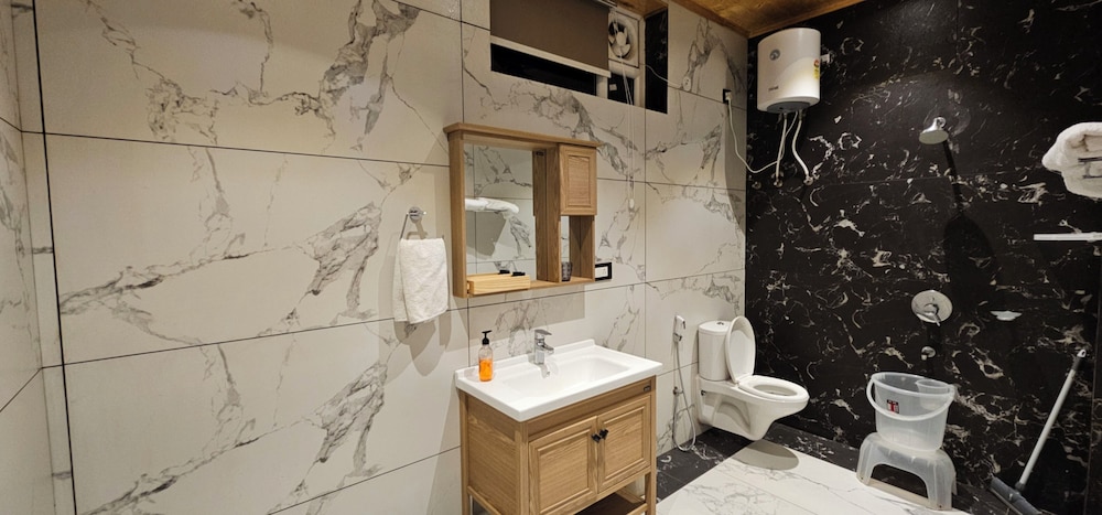 Oak Royal Suite (2BHK) - Photo 12