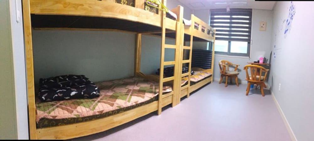 Shared Dormitory, Women only, Ensuite (4 persons) photo 1