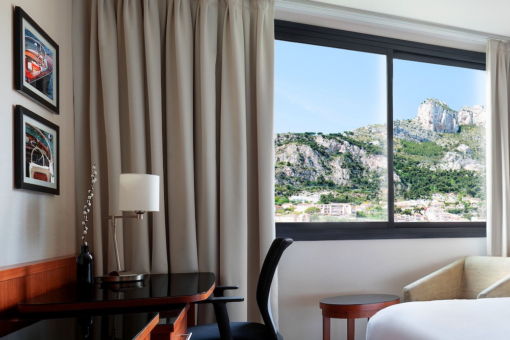 Standard Room, 1 King Bed, Mountain View thumbnail 6