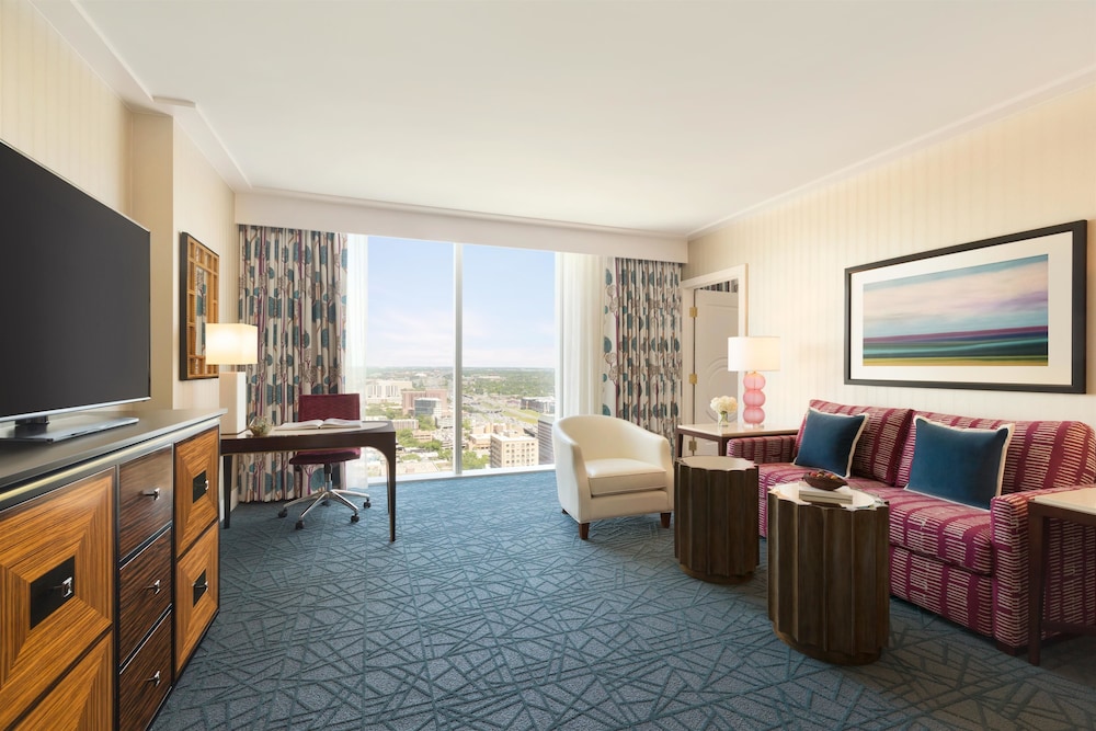 One Bedroom Suite, 1 King Bed