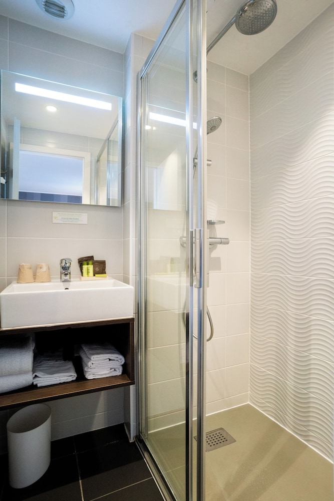 Superior Triple Room photo 2