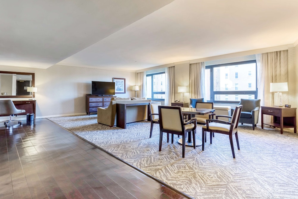 Suite, 1 King Bed (Dupont Suite) photo 1