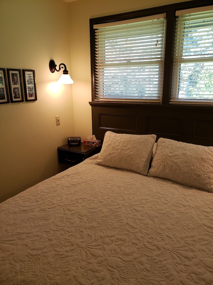 Suite, 1 Queen Bed