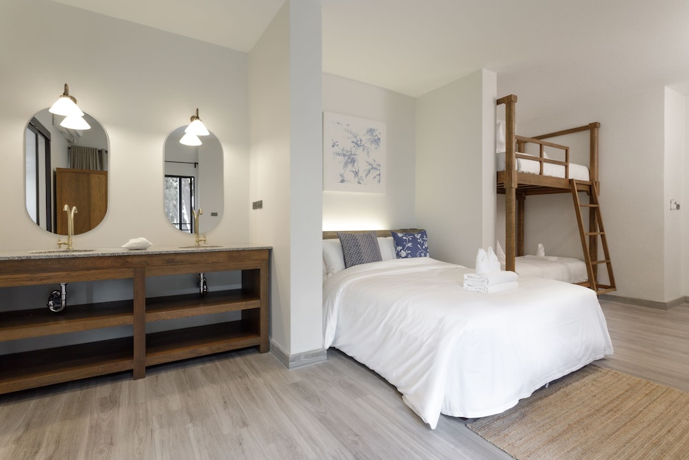 Quad Room - Photo 2