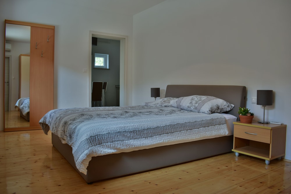 Apartment (Ariel) photo 1