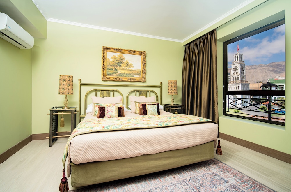Design Room, 1 King Bed photo 3
