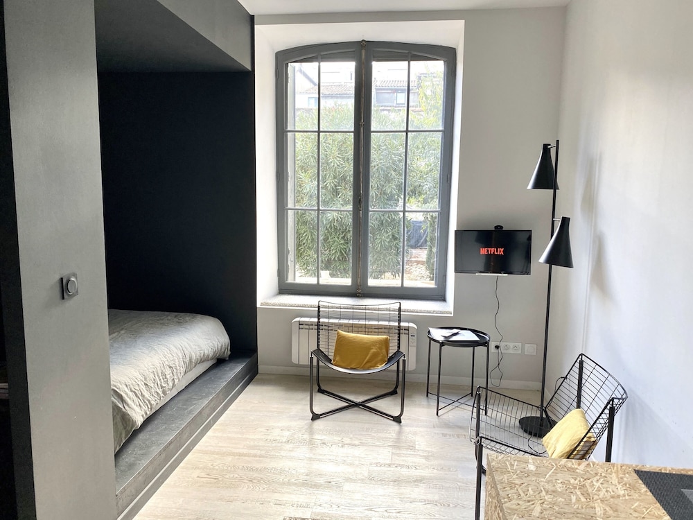 Design Apartment, Ensuite, Garden View (1)