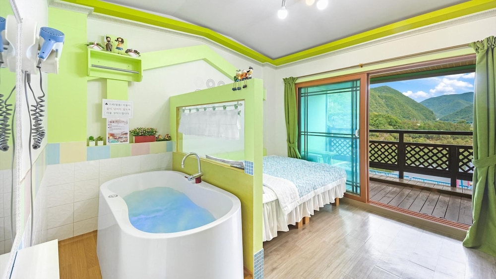 Basic Room, 1 Bedroom (Cheongchunuiyeosin hebe(2cheung)) photo 1