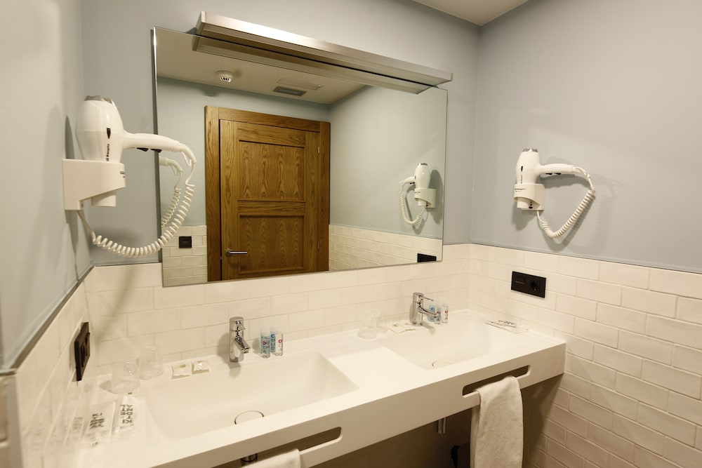 Superior Room, 1 King Bed, Non Smoking photo 3