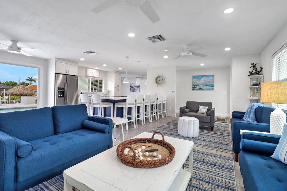 House (5609 Del Rio Ct)