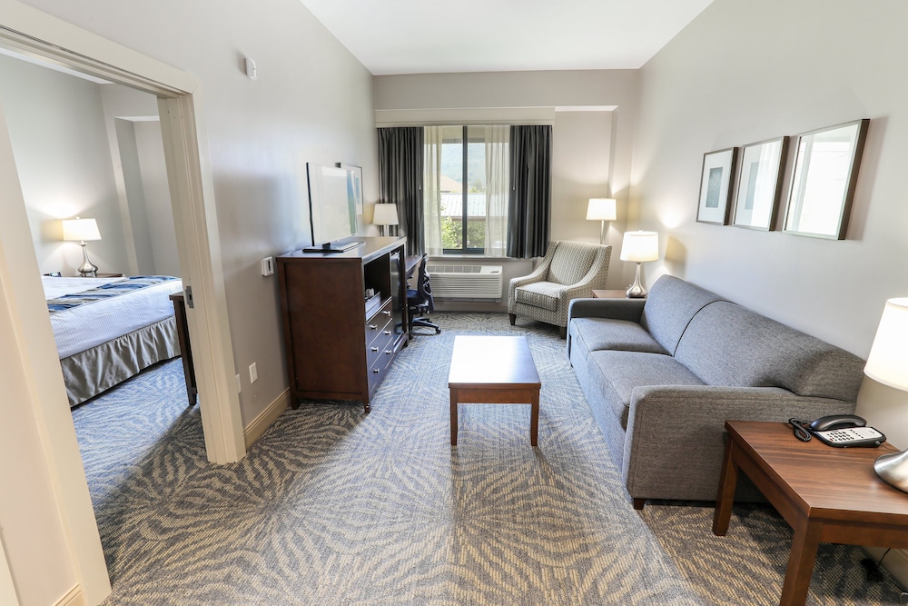 Suite, 1 King Bed (Highland) - Photo 3