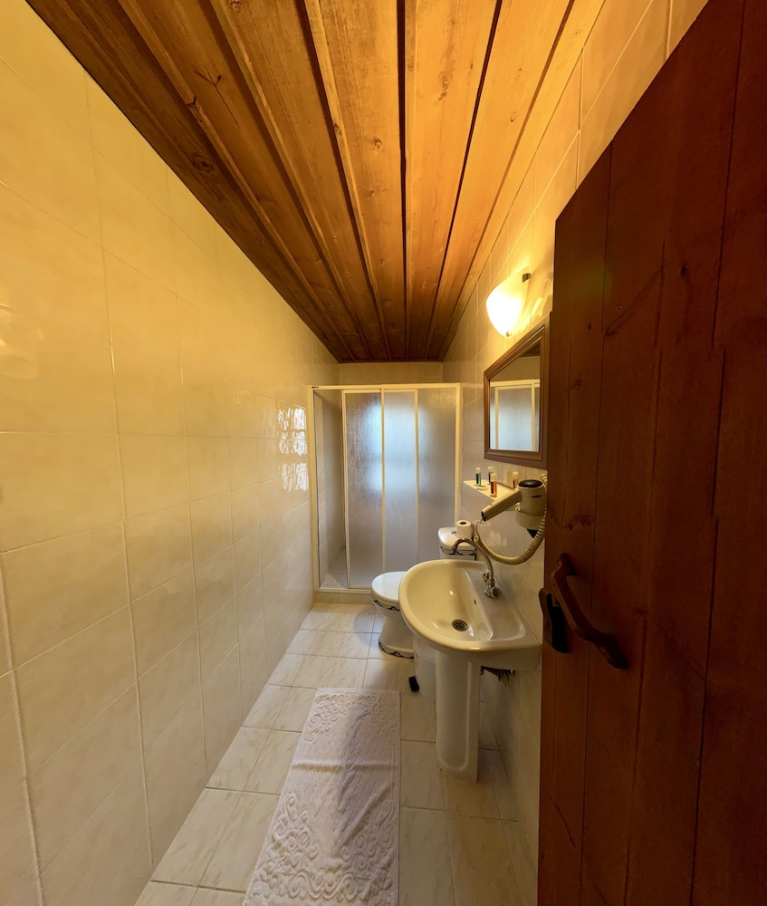 Standard Double Room Single Use photo 2