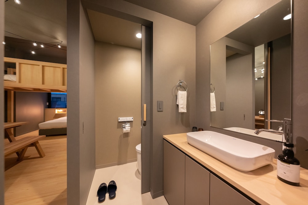 Twin Room, Non Smoking (with Loft) photo 2