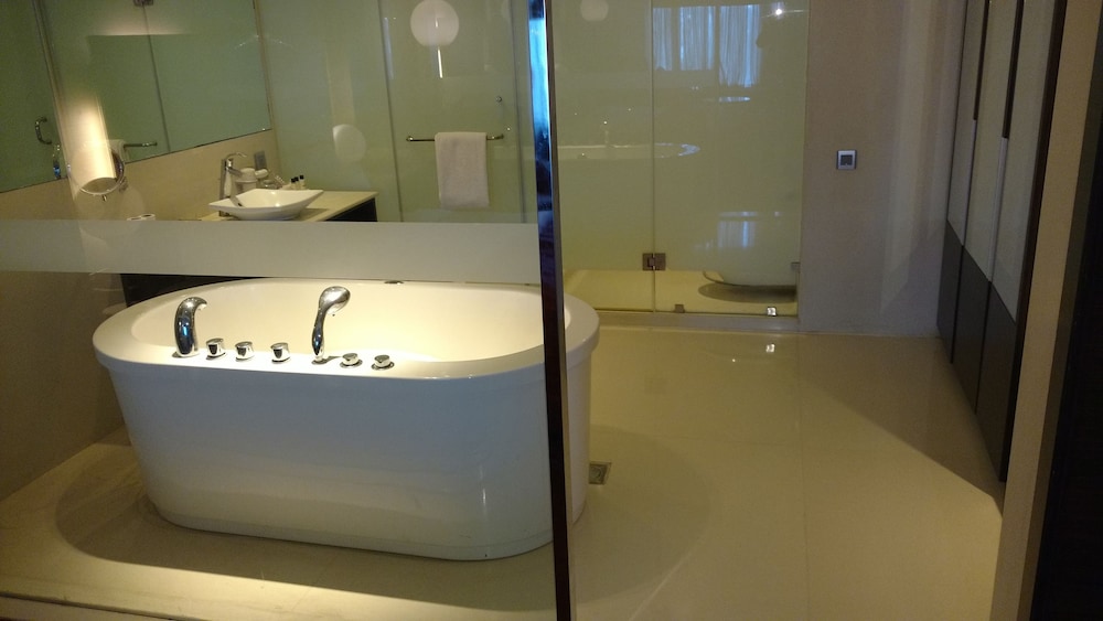 Suite, 1 Double Bed photo 2