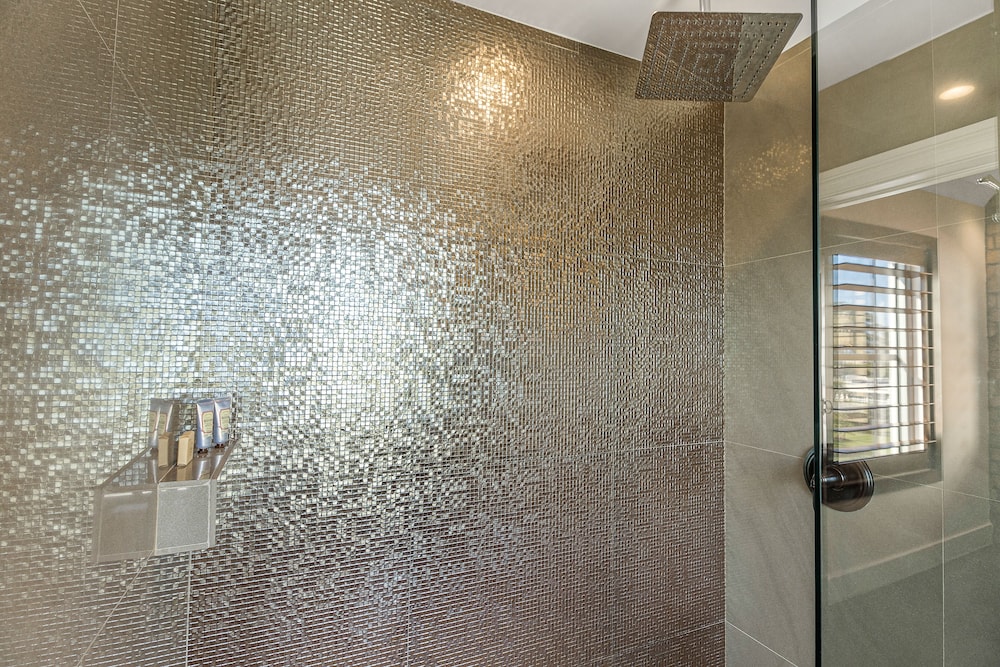 Cavalier Ocean View Suite - Photo 18