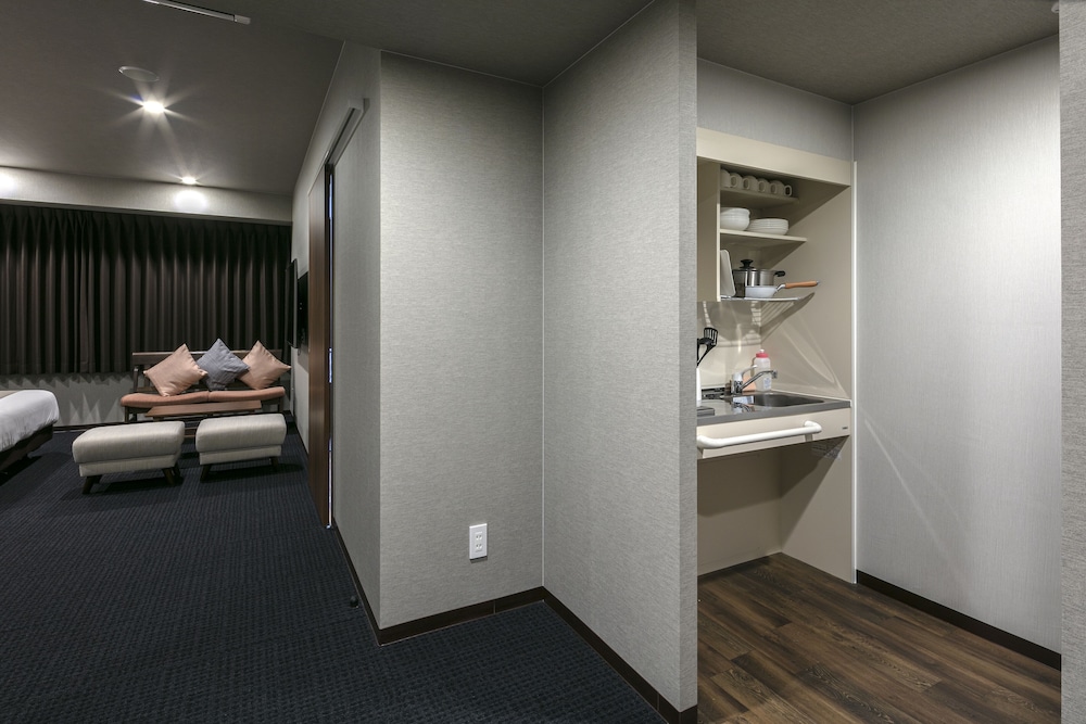 Club Suite, 1 Bedroom, Non Smoking, Hot Tub - Photo 6