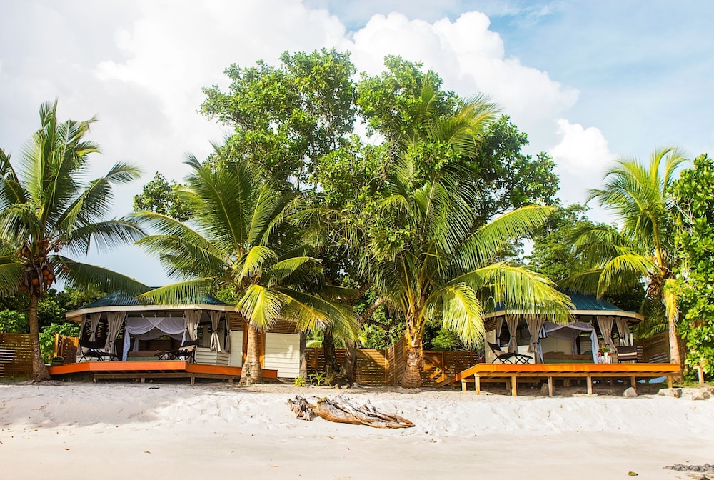 King Beachfront Fale photo 2