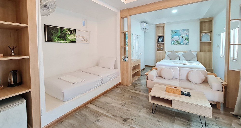 Superior Triple Room photo 2