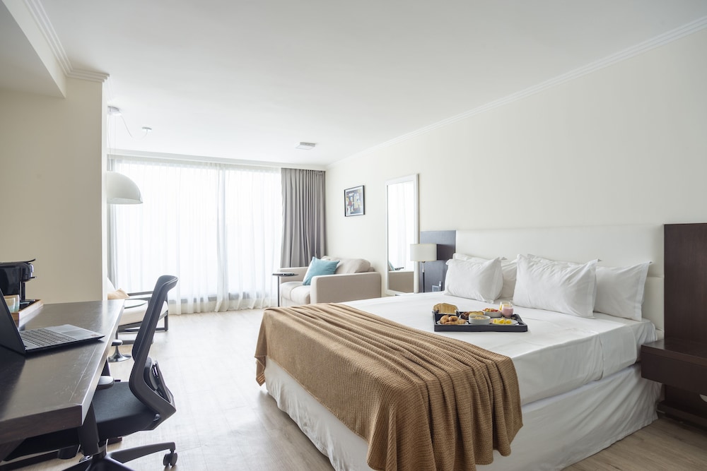 Studio Suite - Photo 1