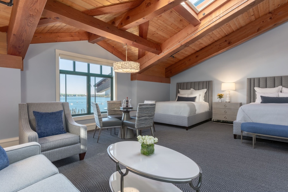 Deluxe Room, 2 Queen Beds with Sofa bed, Harbor View photo 1
