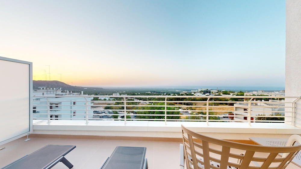Superior Panoramic View Luxury Room photo 2