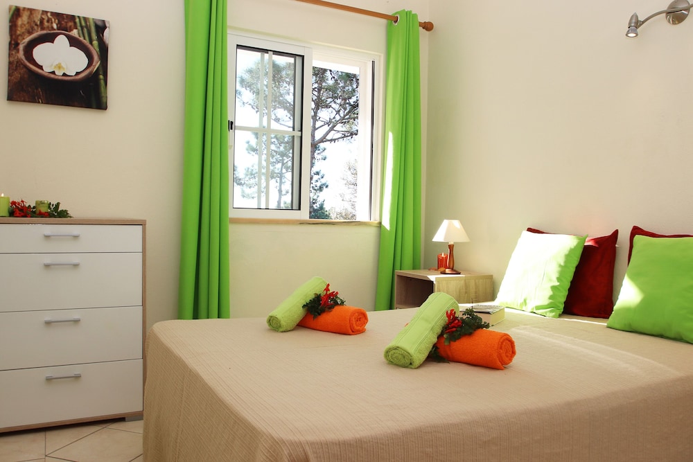 Apartment, 2 Bedrooms, Pool Access, Pool View