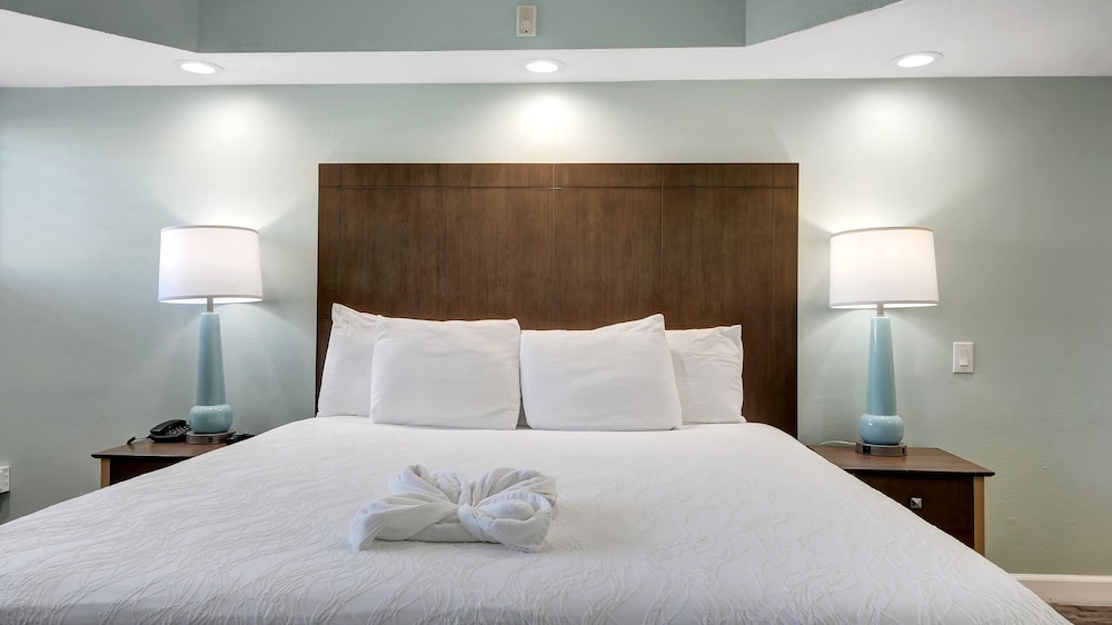 Room, 1 King Bed, City View - Photo 2