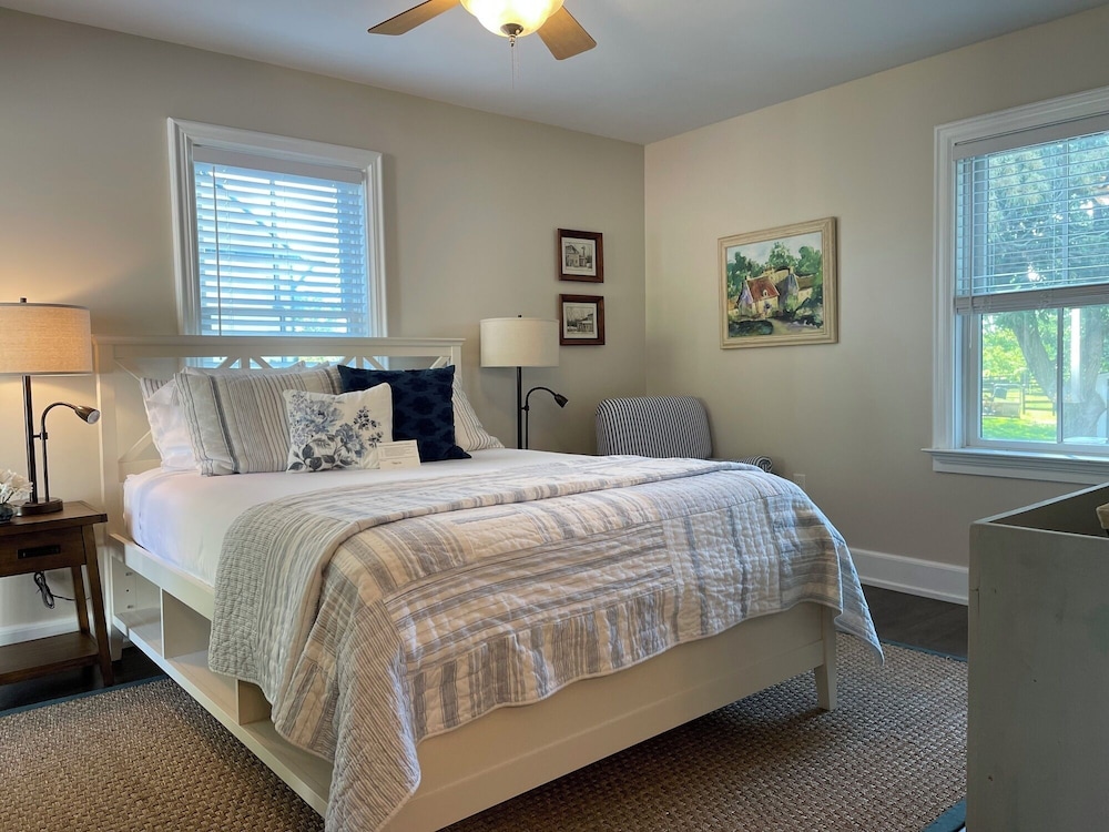 Single Room, 1 Queen Bed