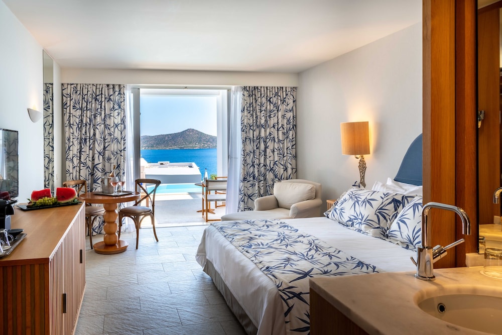 Mythica Bungalow with Private Pool, Sea View