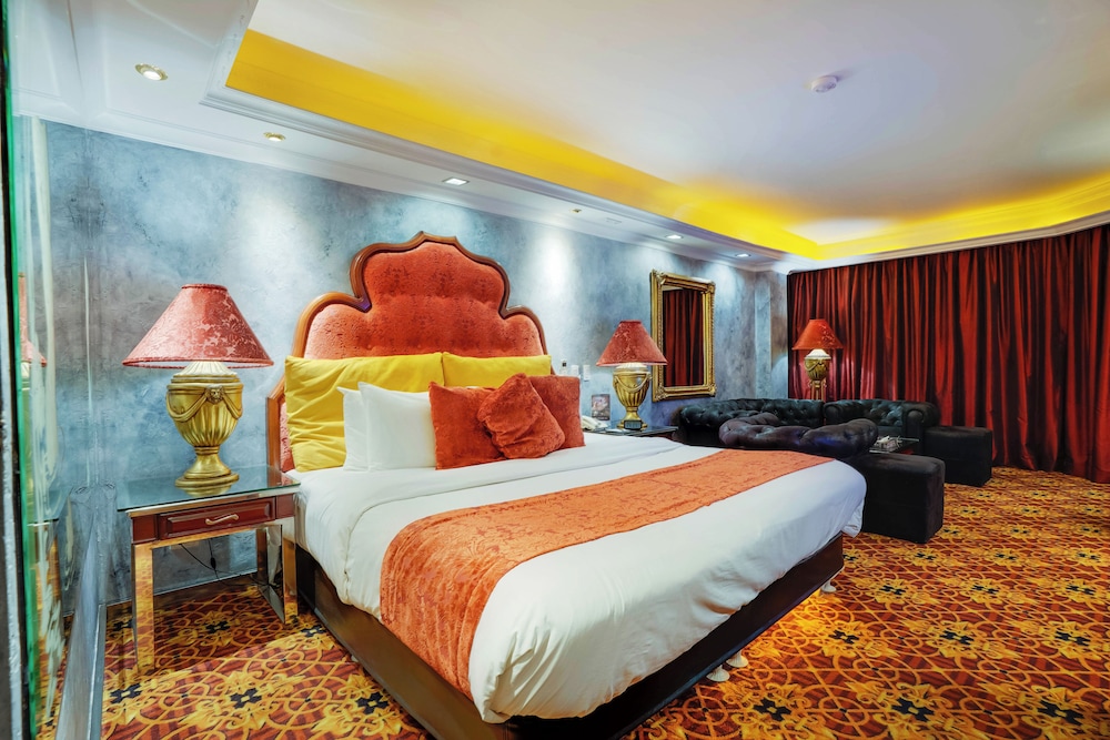 Standard Jacuzzi Suite - Photo 1