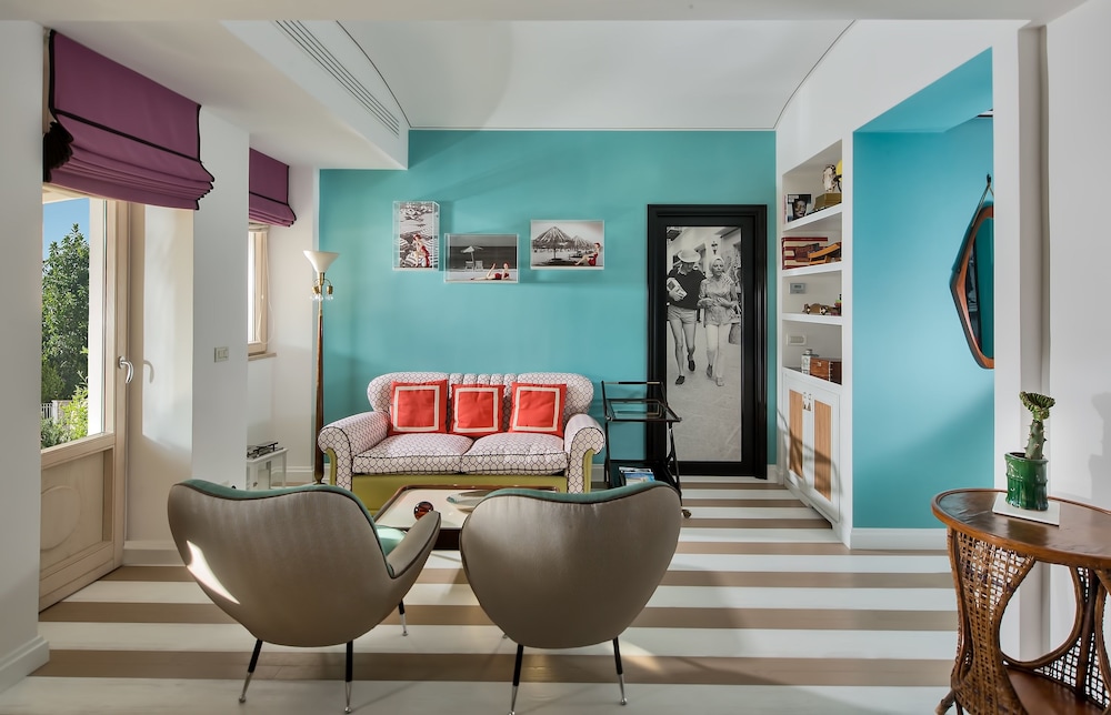 Junior Suite, Balcony (Courtyard view) - Photo 11