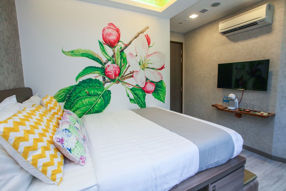 Premier Double Room (City View) photo 3