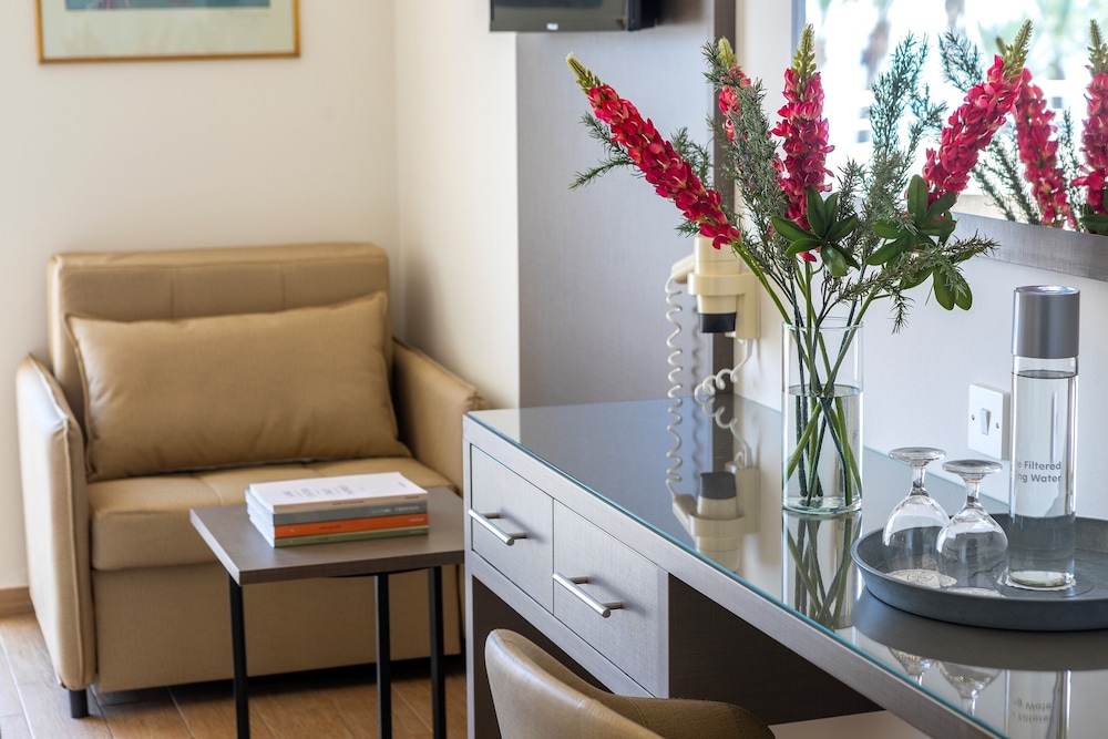 Double or Twin Room, 1 Double or 2 Twin Beds, Sea View - Photo 4