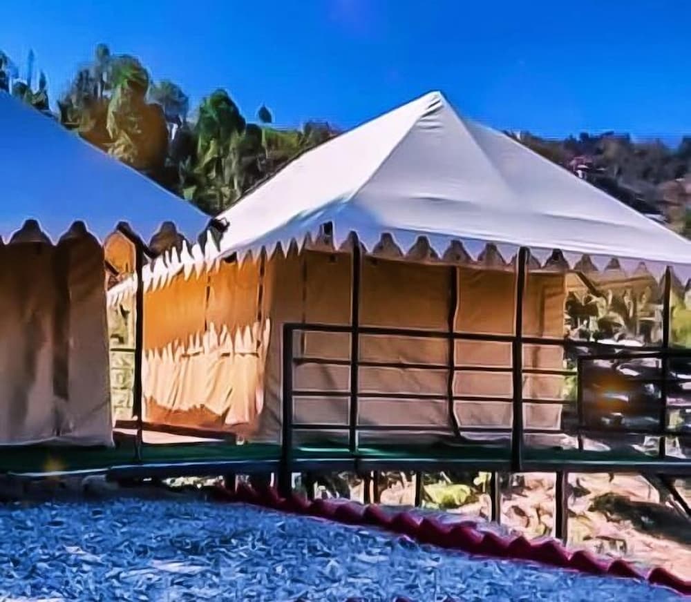 Deluxe Tent, 1 Queen Bed, Non Smoking, Hill View