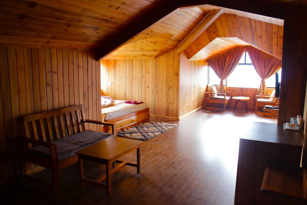Suite Room - Photo 14