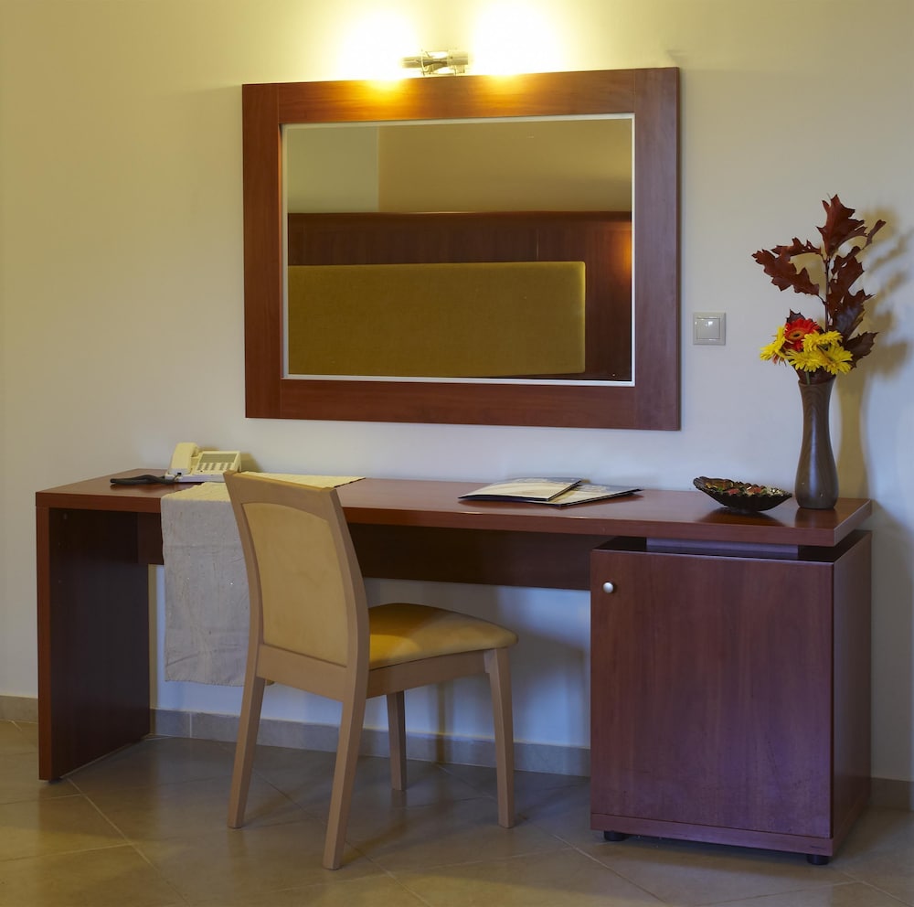 Standard Double or Twin Room - Photo 4