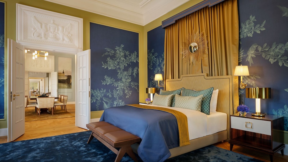 King Suite - Photo 2