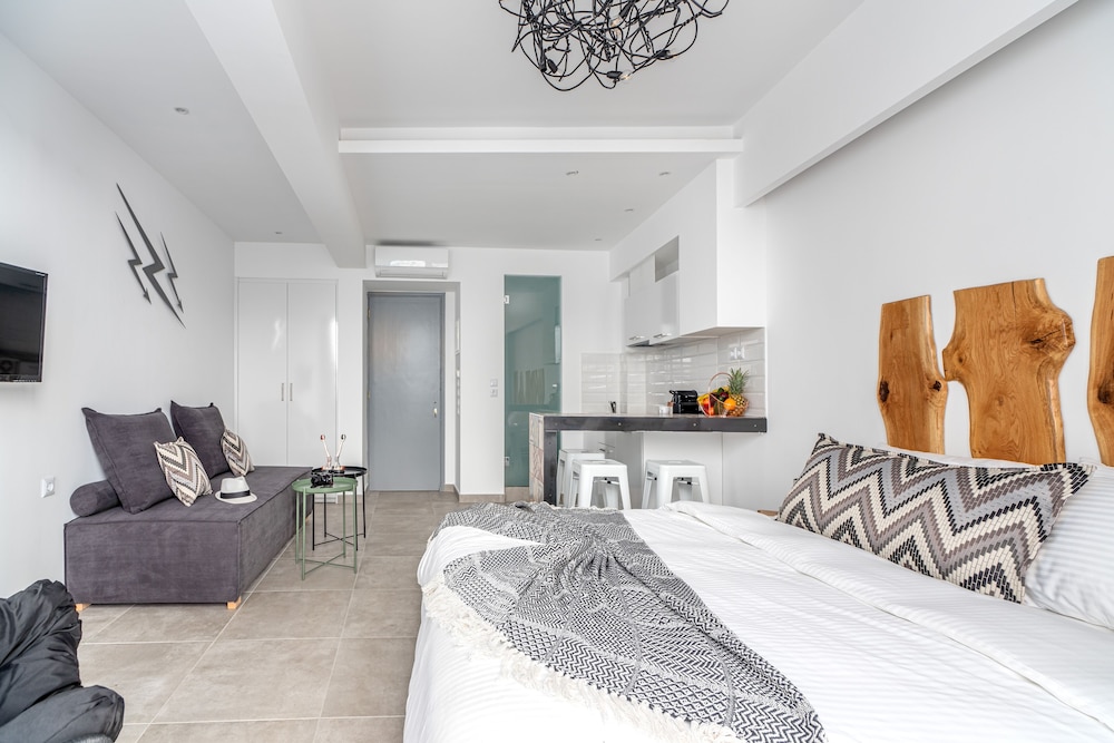 Luxury Studio Suite (Zeus - Overlooking Ermou Street) photo 3